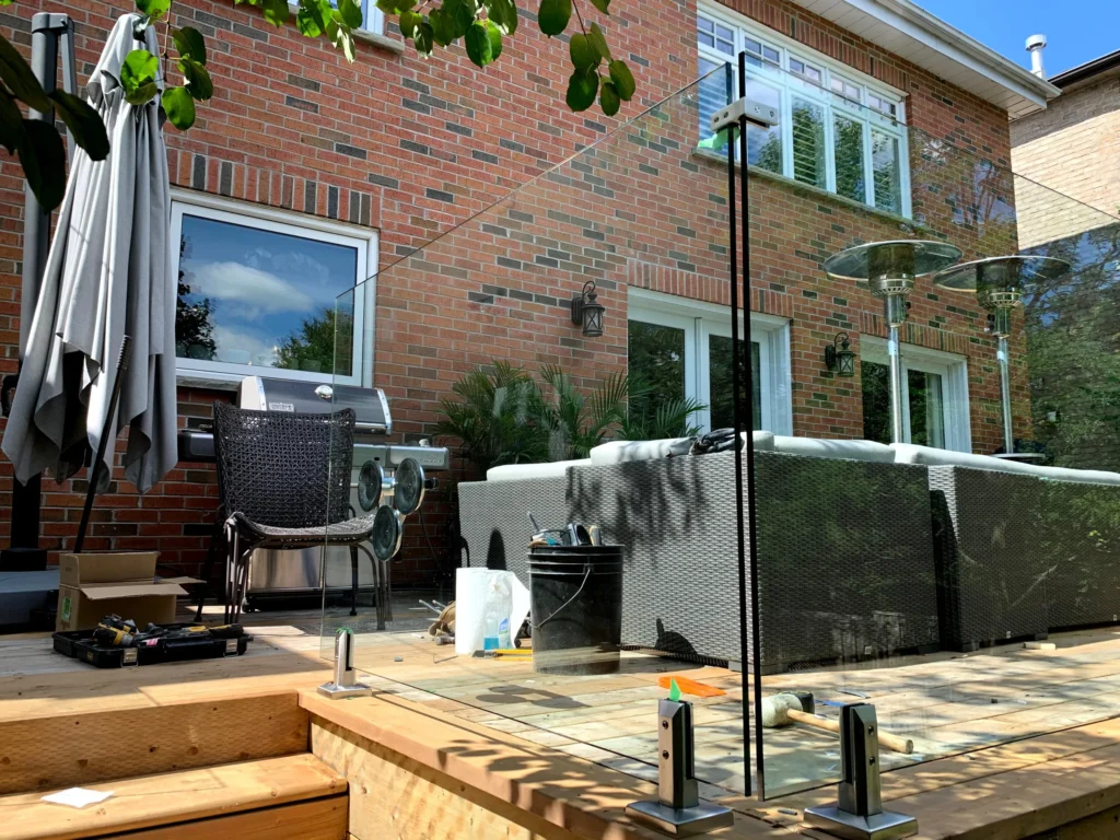 Glass and window installation and replacement services